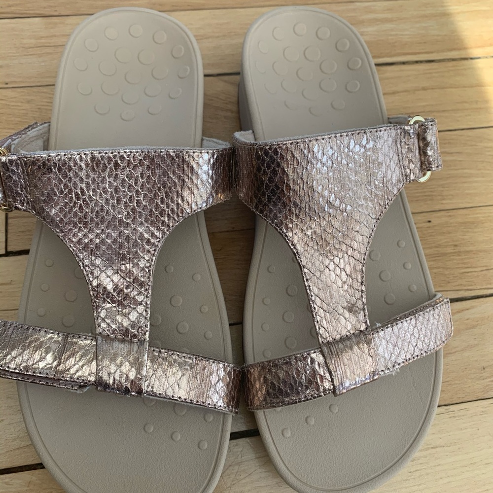 Vionic Adjustable Embossed Platform Slide - image 3